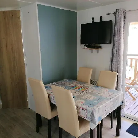 Holiday home Julien: 3-bedroom Retreat With Shared Pool And Garden