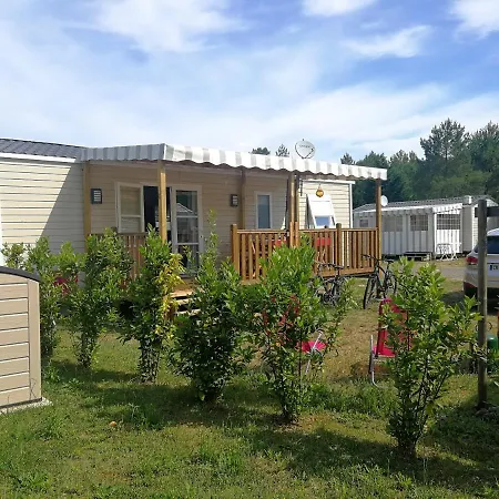 Holiday home Julien: 3-bedroom Retreat With Shared Pool And Garden Saint-Julien-en-Born