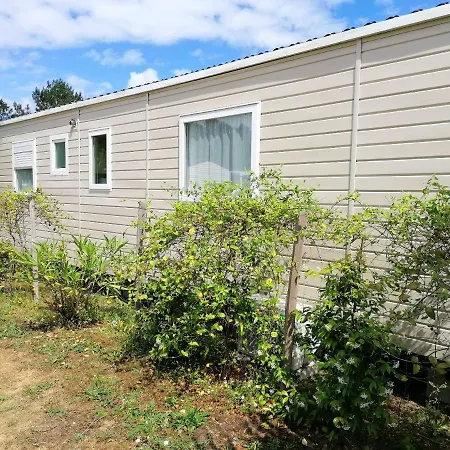 Julien: 3-bedroom Retreat With Shared Pool And Garden Holiday home Saint-Julien-en-Born